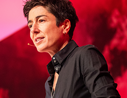 verbandsstratege-2018-74-titelthema-hasskommentare-dunja-hayali